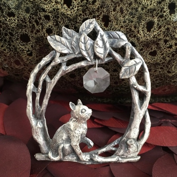Vintage Pewter Cat catching Crystal Christmas Ornament - Picture 13 of 13